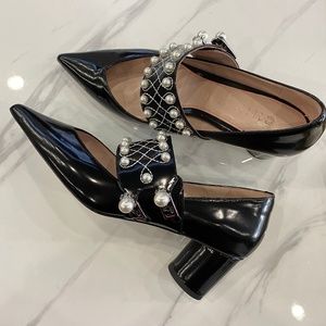 CHINCHIN  ALECA PEARL POINTED MONK PIMPS BLACK